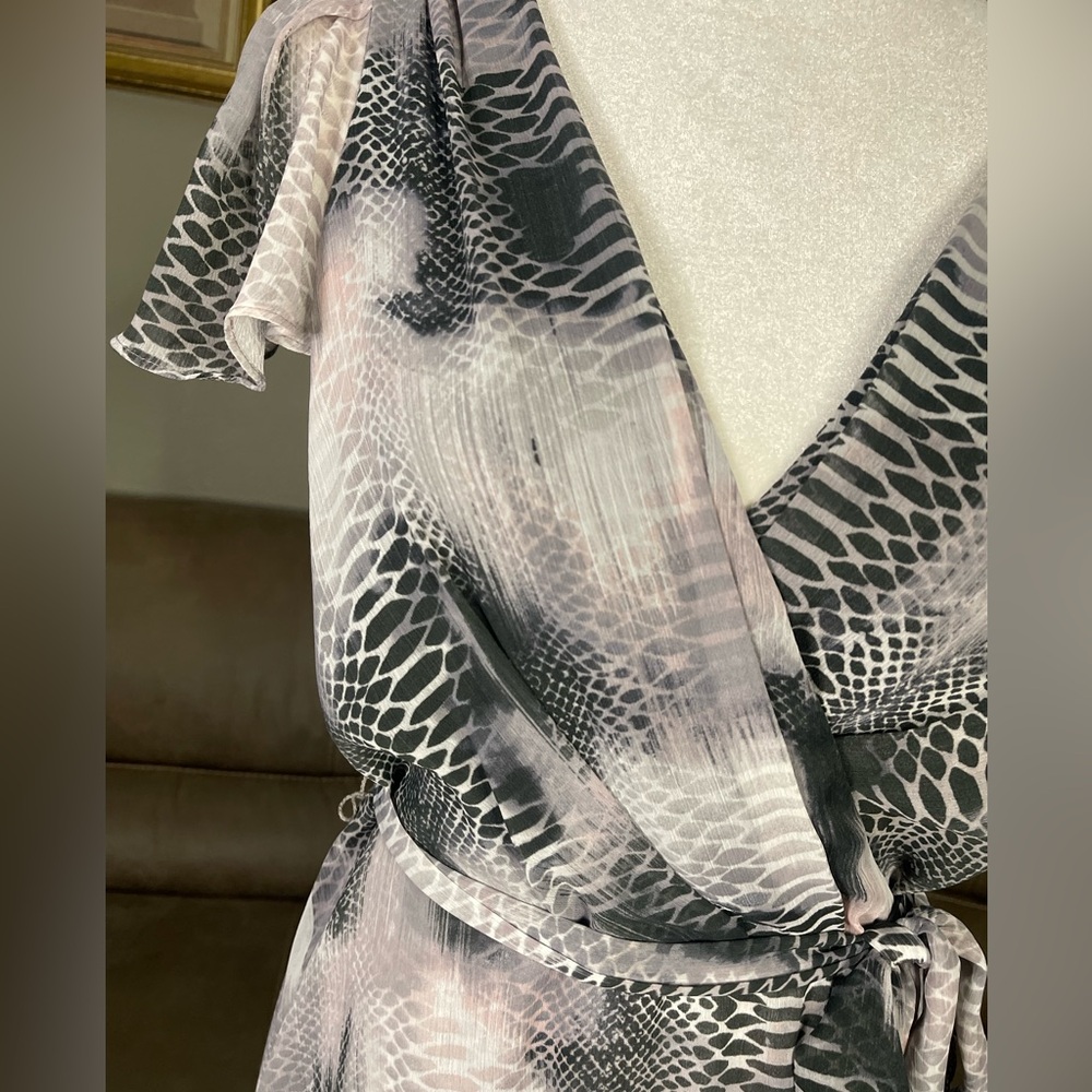 DKNY Purple Charcoal Snake Print High Low Flutter Sleeve Dress Sz 10 Summer Date - Picture 4 of 16